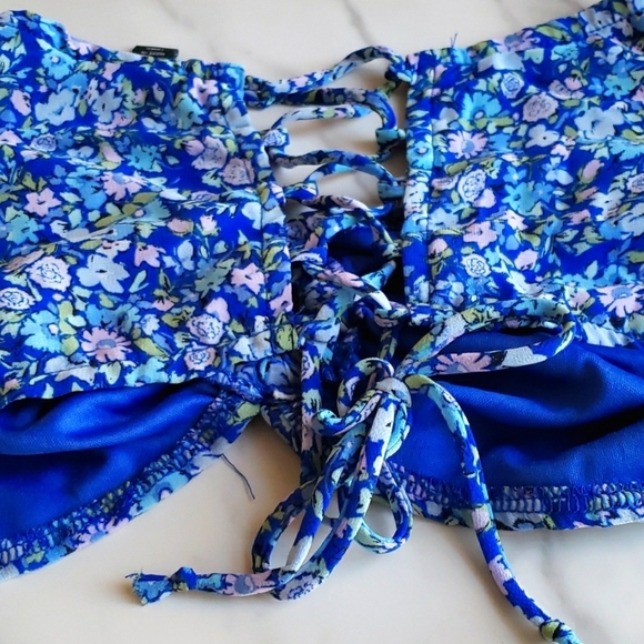 Wild Fable™ Puff Short Sleeve Sweetheart Neck Tiny Top in Blue Floral SZ M NWOT - Picture 6 of 8